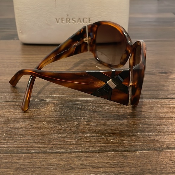 Versace sunglasses - Picture 2 of 2